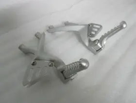 897835 Aprilia 11-18 Rsv4 V4 Tuono 1000 1100 Passenger Footrests 897835 Aprilia 11-18 Rsv4 V4 Tuono 1000 1100 Passenger Footrests