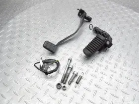 35212345682 Bmw 1997 97-99 F650 Funduro Oem Right Front Foot Peg Bracket Pedal Bolts