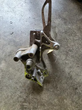 46717717815 Bmw 06-10 2007 F800s F800 Front Left Foot Peg Rest Bracket Holder 46717717815 Bmw 06-10 2007 F800s F800 Front Left Foot Peg Rest Bracket Holder