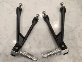 835686402 Bmw 835686302/835686402 2019-2024 S1000rr M1000rr Oem Passenger Pegs
