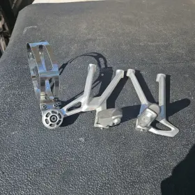 8535642 Bmw 2016 14-18 R1200r R1200rt R1200rs Oem Right Rearset Brake Pedal Peg Bracket