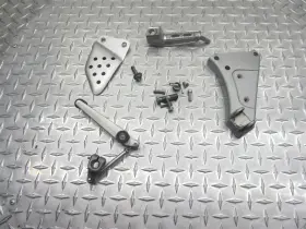 Vinn0402.02a8ybp Buell 2005 04-09 Xb9sx Lightning City Xb9 Front Left Rearset Foot Peg Bracket