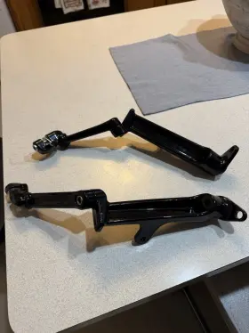 60121 Ciro Frame Highway Peg Mount In Black Finish