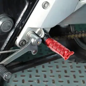 Clcrafg100simprordcc23364 Createmotor R-fight Red Front Foot Pegs For Yamaha Yzf R1 R1m 15 16 17 18 19 20 21 22 23