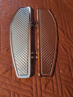 38019008 Custom Chrome / Tour Ease Anti-slip Rider Floorboard Footboards Kit Fit For Harley Touring Softail 38019008 Custom Chrome / Tour Ease Anti-slip Rider Floorboard Footboards Kit Fit For Harley Touring Softail
