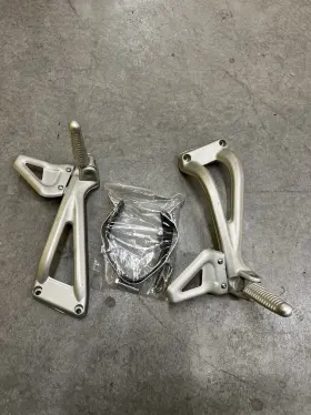 82410701a Ducati Monster S2r Rear Passenger Foot Pegs With Brackets 2004 - 2007