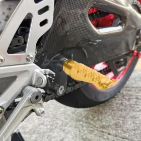 Usg5fpfg02m40bkmccp009 Guidestaronline67 R-fight 40mm Adjustable Front Footpegs For Mana 850 07-11 12 13 14 15 16 17