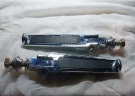 07928 Harley Davidson Footpegs Bevelled - Chrome