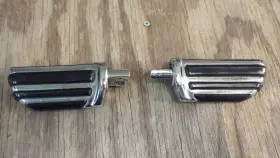 23548 Harley-davidson Ribbed Chrome Rider Footpegs
