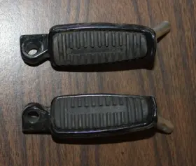 33134-07 Harley-davidson Sportster V-rod Dyna Foot Peg Pair Black Mount Rubber Oem - H1