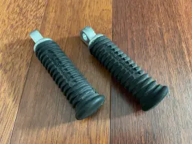 33189-63 Harley Davidson Sportster Softail Dyna Oem Rubber Foot Pegs