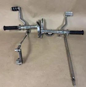 33892-98 Harley-davidson Genuine Sportster Forward Controls Chrome With Pegs
