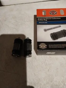 34690-08 Harley Davidson 35690-08 Diamond Black Shifter Pegs Set Of 2