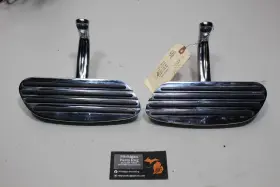 47373-04 Harley-davidson Passenger Floorboard Footrest Bracket Chrome Cvo Stealth