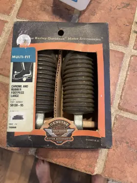 50130-95 Harley-davidson New Old Stock 1999 Vintage Chrome And Rubber Foot Pegs Sz Large
