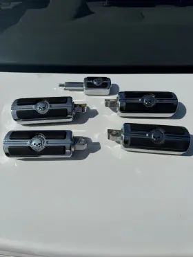 50370-04-002 Harley Davidson Oem Willie G Skull V Rod Foot Peg And Shifter Set Multi Fit