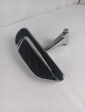 50500437 Harley-davidson 06-17 Dyna/00-up Softail Solo Lh Airflow Passenger Footboard/mnt