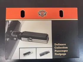50500832 Harley-davidson Defiance Collection Passenger Footpegs Blk Anod Mch Cut