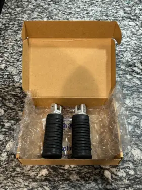 50501105 Harley Davidson Hd Softail Front Rider Foot Pegs Stock Oem Genuine