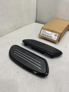 50501796 Harley-davidson Streamliner Black Rear Passenger Floorboard Insert Set
