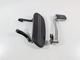 50674-05 Harley Davidson 2016 Touring Flhx Street Glide Right Floor Board And Brake Pedal 50674-05 Harley Davidson 2016 Touring Flhx Street Glide Right Floor Board And Brake Pedal