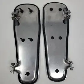 50699-05 Harley-davidson 50698-05/50699-05 86-17 Softail Crested Bar Shield Chrome Rider Foot Floor Boards