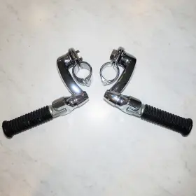 50827-07a Harley-davidson Oem Softail Touring Chrome Long Offset Highway Peg Mounts Engine Guards