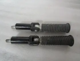 50943-05a Harley-davidson 05-17 Flstc Heritage Softail Passenger Foot Pegs With Mounts