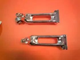 51097-05 Harley-davidson Nos Chrome Footpeg Brackets For 2005-1/2 Vrscr Models