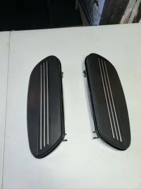 8746 Harley Davidson Genuine Black Streamliner Touring Front Floorboards Bottoms And Inserts