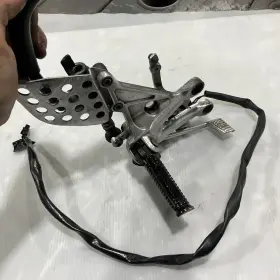 50600-mel-d20 Honda 06-07 Cbr1000rr Oem Right Rearset Rear Set Driver Foot Peg Master Cylinder