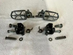 50610-men-a70 Honda 2014 Crf250r 13-15 Crf450r Oem Right Left Foot Rest Pegs Pedals Brackets