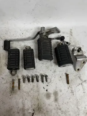 50610-mg8-000 Honda 1985-1986 Vt1100c Shadow Foot Pegs Rests Assembly Oem