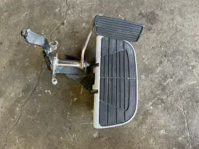 50615-mea-670 Honda Shadow Vtx1300 S Vtx 1300 03 04 05 06 07 08 Oem Right Floorboard Footrest