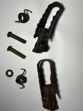 50616-130-670 Honda Mr175 Foot Peg Set