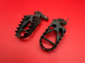 50616-ml3-910 Honda 1988 - 1991 Cr250r Oem Footrests Foot Pegs Rests Step Steps Front Cr500r