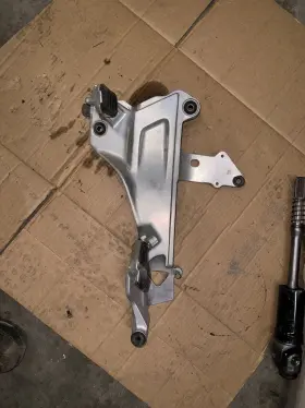 50700-maj-g21 Honda 91-02 St-1100 Left Foot Peg Bracket