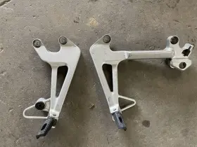 50750-mbg-000za Honda Interceptor Vfr800 Vfr 800 00 01 Oem Rear Back Passenger Footrest Pegs