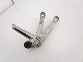 50750-mw0-000 Honda 93 99 Cbr 900rr Right Rear Foot Peg Mount