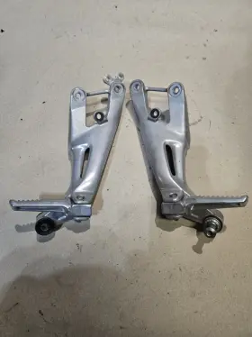 50760-mat-010 Honda 97-03 Cbr 1100 Xx Blackbird Passenger Pegs Left Right #127