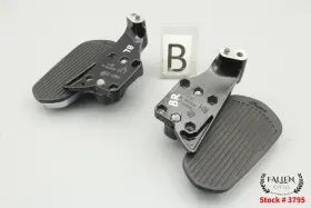 1020121-626 Indian 2018 Springfield Back Passenger Foot Board Assembly Set Chrome Pans