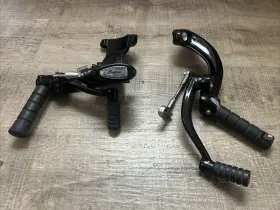 2882914-266 Indian Motorcycle 2889214-266 2022-2024 Genuine Chief Mid Foot Controls With Pegs Black Oem
