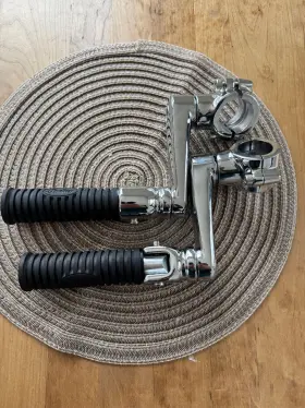 2889653-156 Indian Motorcycles 2879572-156 Infinite Highway Pegs Pair In Chrome
