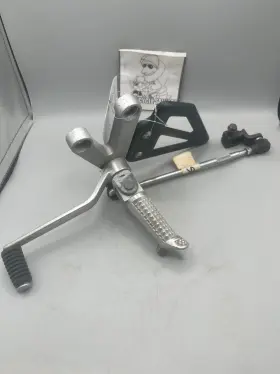 13242-1305 Kawasaki Genuine Oem 1997 Ninja Zx6 Shifter And Left Foot Peg/rest Bracket