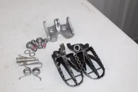 32054-0043 Kawasaki 2009 Kx450f Oem Foot Pegs Pins Springs Brackets Kx 250 450 9/6