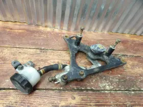 34003-0014 Kawasaki 03-08 Vulcan Vn1600 Right Floorboard Foot Rest Bracket Master Cylinder 34003-0014 Kawasaki 03-08 Vulcan Vn1600 Right Floorboard Foot Rest Bracket Master Cylinder