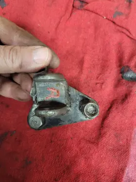 34003-1088 Kawasaki Kdx 175 1982 Kdx175 Foot Peg Rest Bracket Stay Mount Right