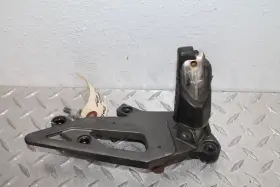 34003-1394 Kawasaki 2005 Ninja 500r Ex500d Right Front Foot Peg Mount Holder