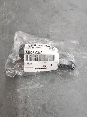 34028-0343 Kawasaki New H2/h2r Rh Step Oem