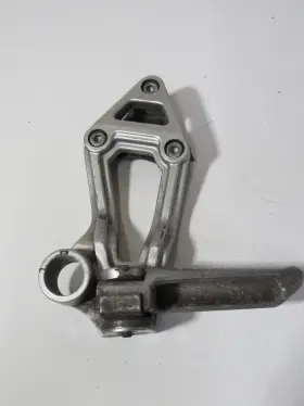 Kawasaki 35011-1425-ce 1989 Zx1000 Zx-10 Left Passenger Footpeg Bracket 35011-1425 #cb-c13